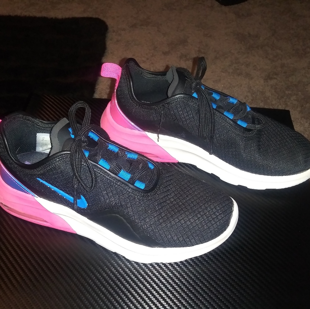 Kids sneakers